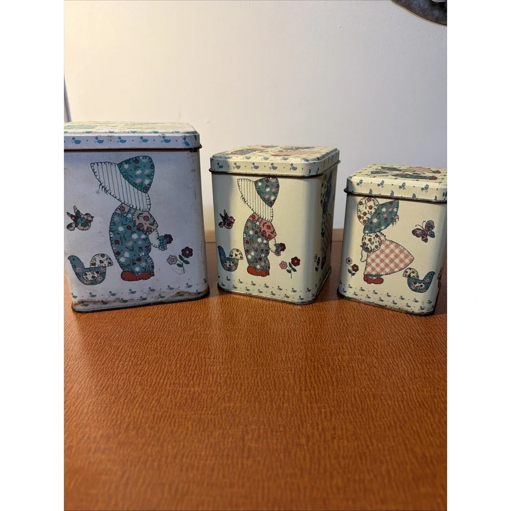 Vtg Set Of 3 Nesting Tins Holly Hobbie Style Floral Patchwork 1980's